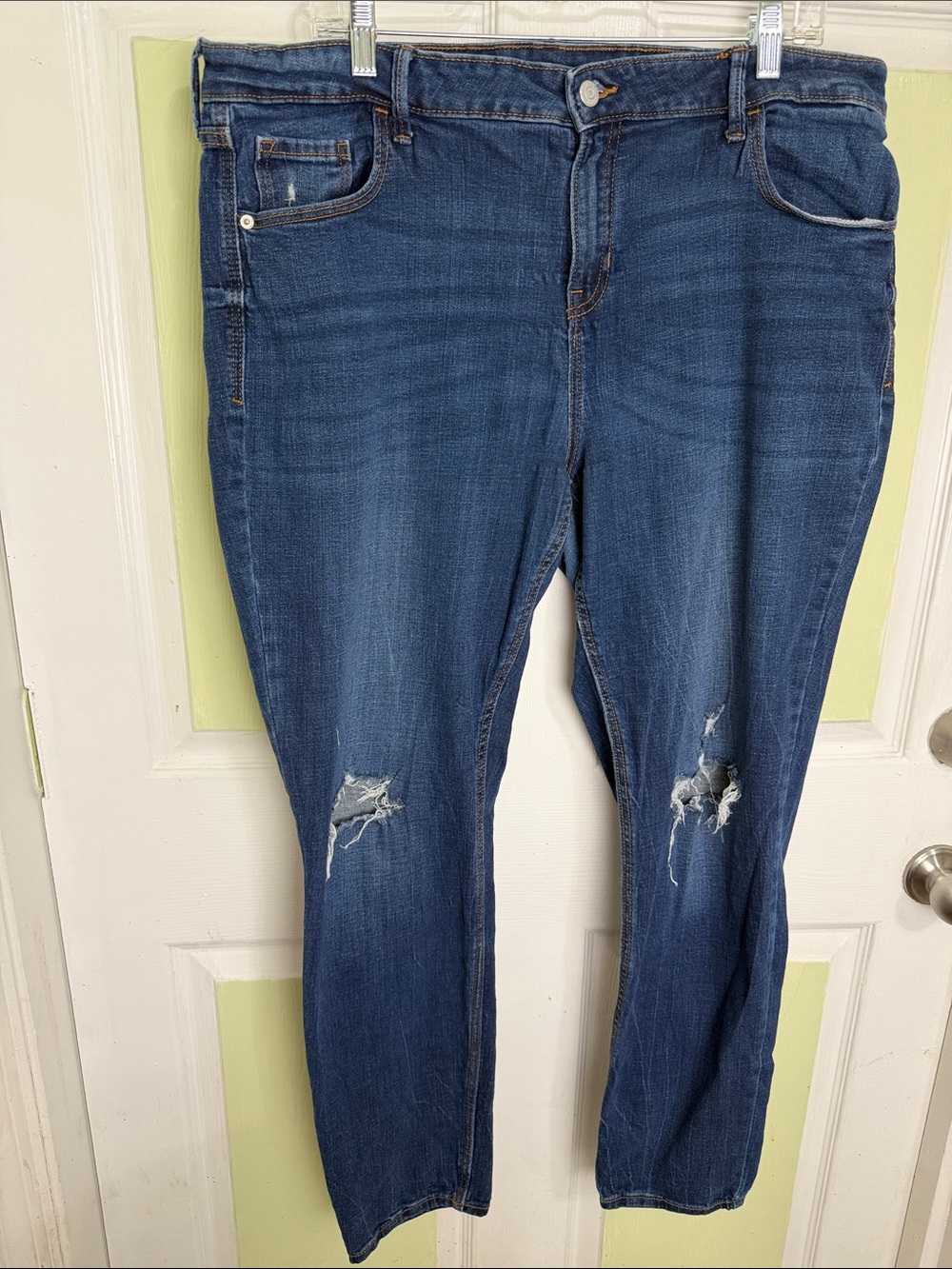 Old Navy Women's Skinny Jeans in Dark Blue with Knee Distressing